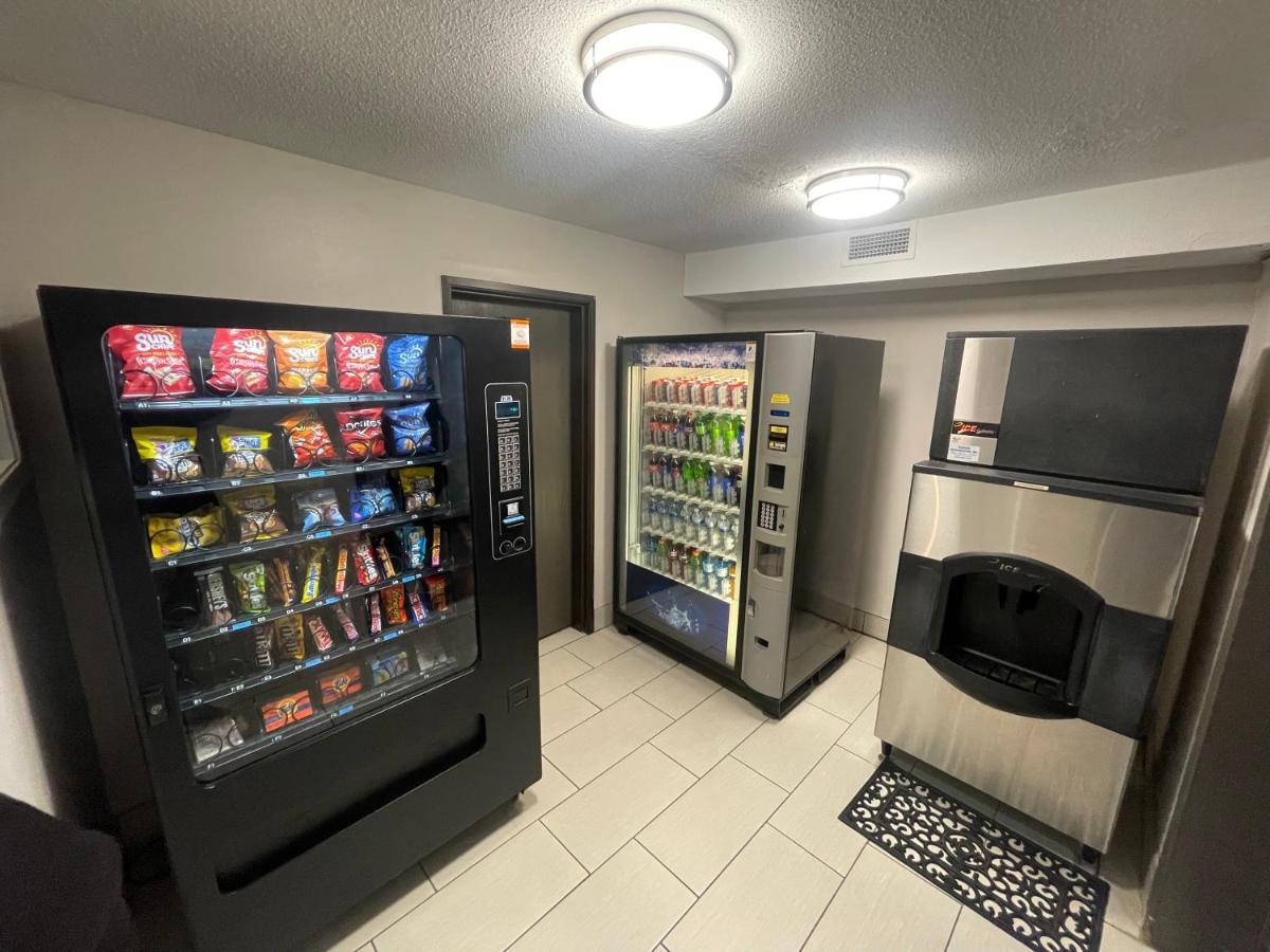 Countryside Inn & Suites Omaha East-Council Bluffs Ia מראה חיצוני תמונה