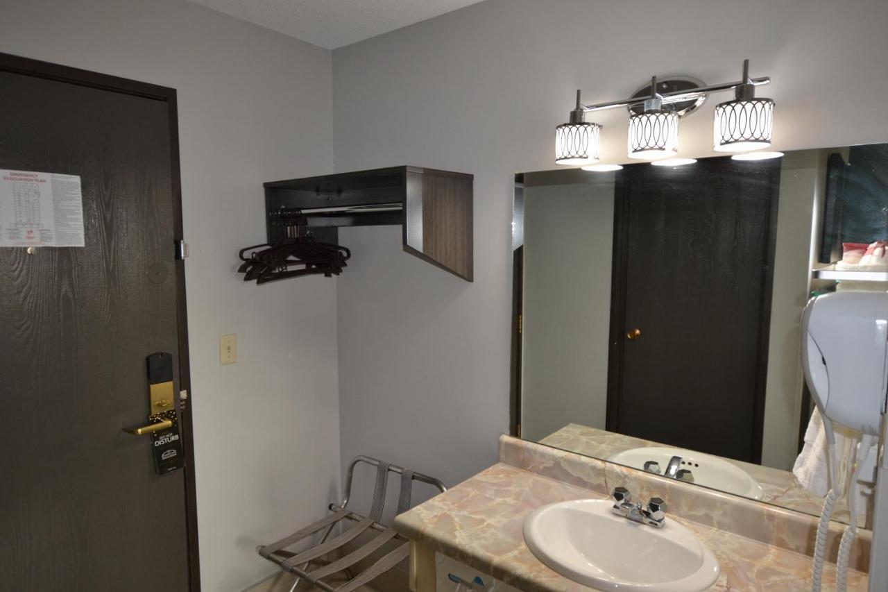 Countryside Inn & Suites Omaha East-Council Bluffs Ia מראה חיצוני תמונה